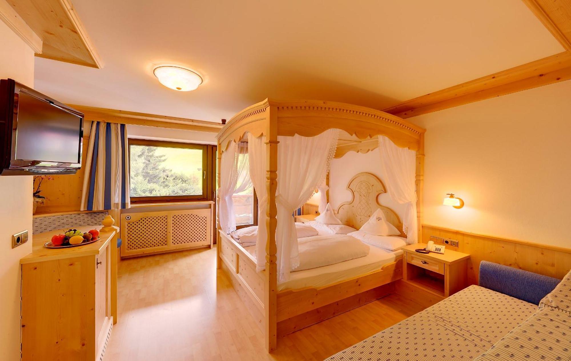 Hotel Alaska Selva di Val Gardena Chambre photo